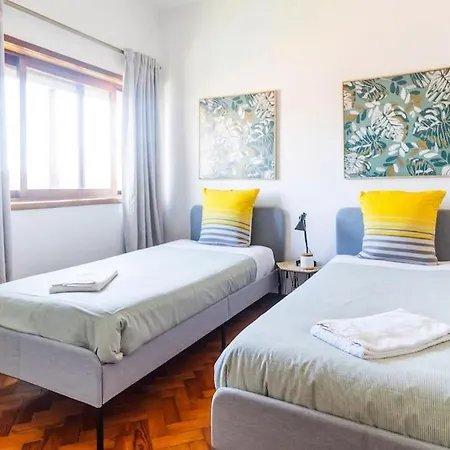 3 Bedroom Center *