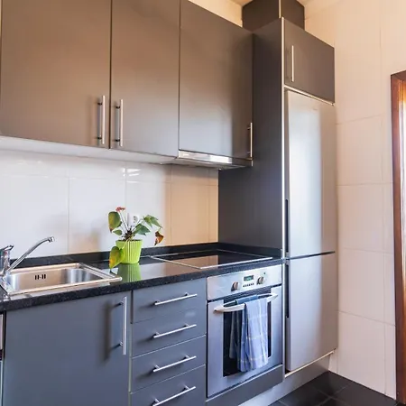 3 Bedroom Center *