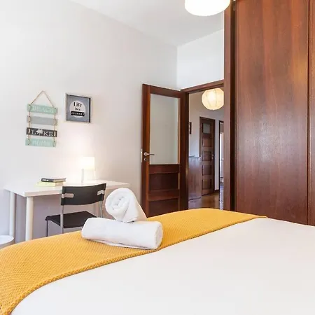 3 Bedroom Center Apartman Porto